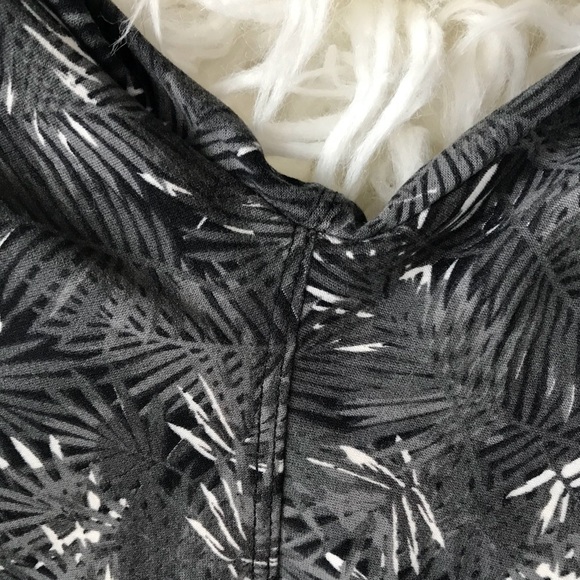 Grey palm OS leggings! Great condition! - Picture 3 of 4